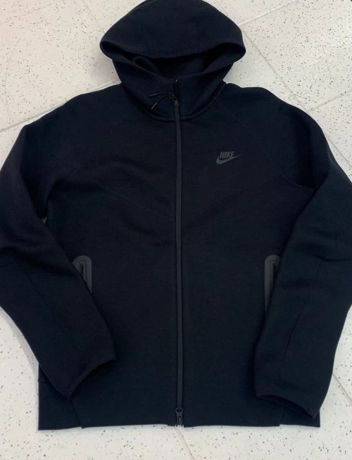 EM Sneakers Nike Sportswear Tech Fleece Full-Zip Hoodie & Joggers Set Dark Heather Black reviewed by