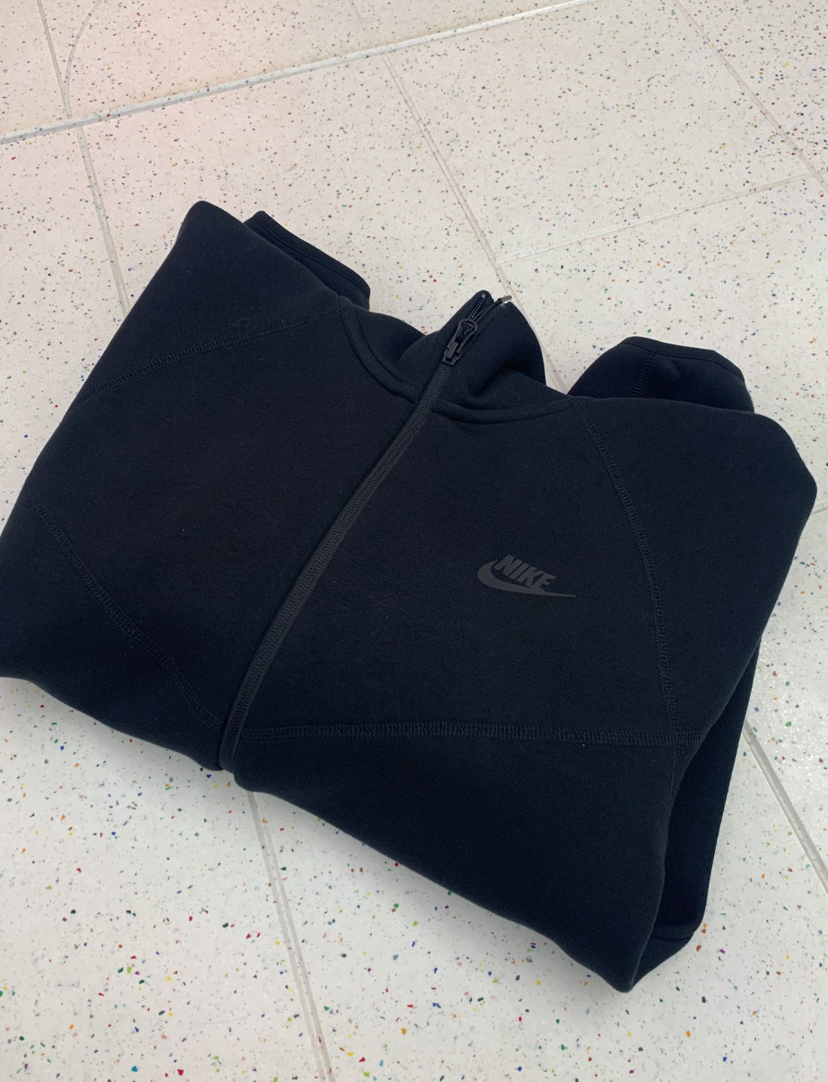 EM Sneakers Nike Sportswear Tech Fleece Full-Zip Hoodie & Joggers Set Dark Heather Black review 3