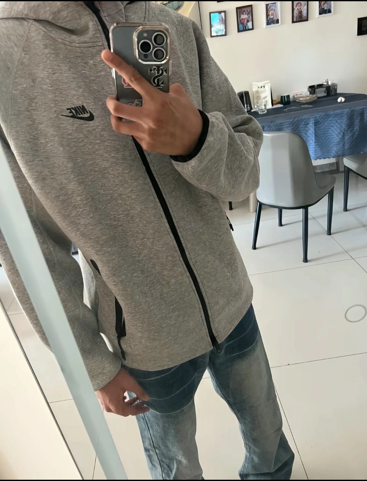 EM Sneakers Nike Sportswear Tech Fleece Full-Zip Hoodie & Joggers Set Dark Heather Gray review Ben Bendyk 00