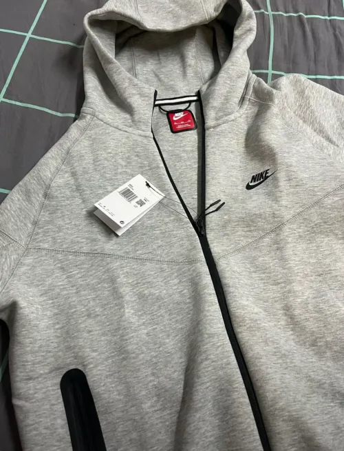 EM Sneakers Nike Sportswear Tech Fleece Full-Zip Hoodie & Joggers Set Dark Heather Gray review 
