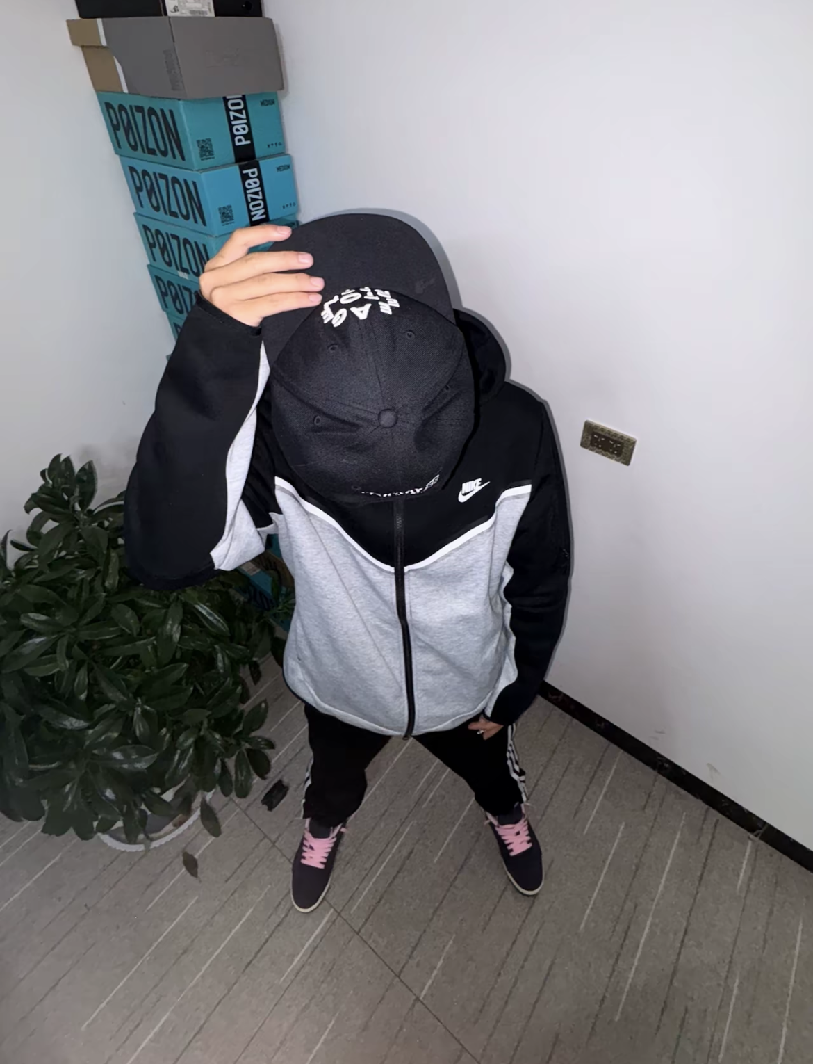 EM Sneakers Nike Sportswear Tech Fleece Full Zip Hoodie & Pant & Joggers Set Black and Gray Stitching review Jamarii Hatchett