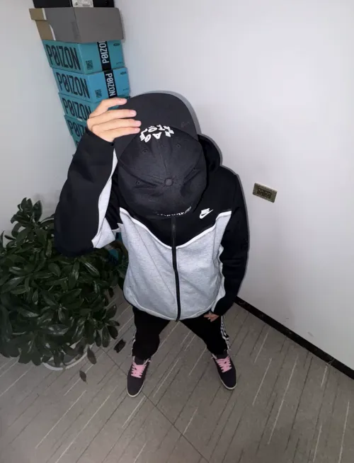 EM Sneakers Nike Sportswear Tech Fleece Full Zip Hoodie & Pant & Joggers Set Black and Gray Stitching review 