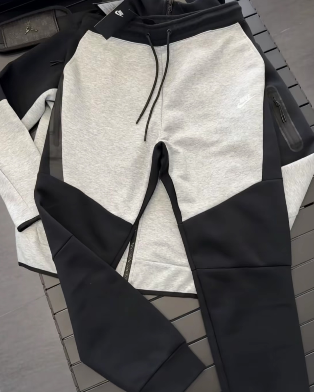 EM Sneakers Nike Sportswear Tech Fleece Full Zip Hoodie & Pant & Joggers Set Black and Gray Stitching review 0