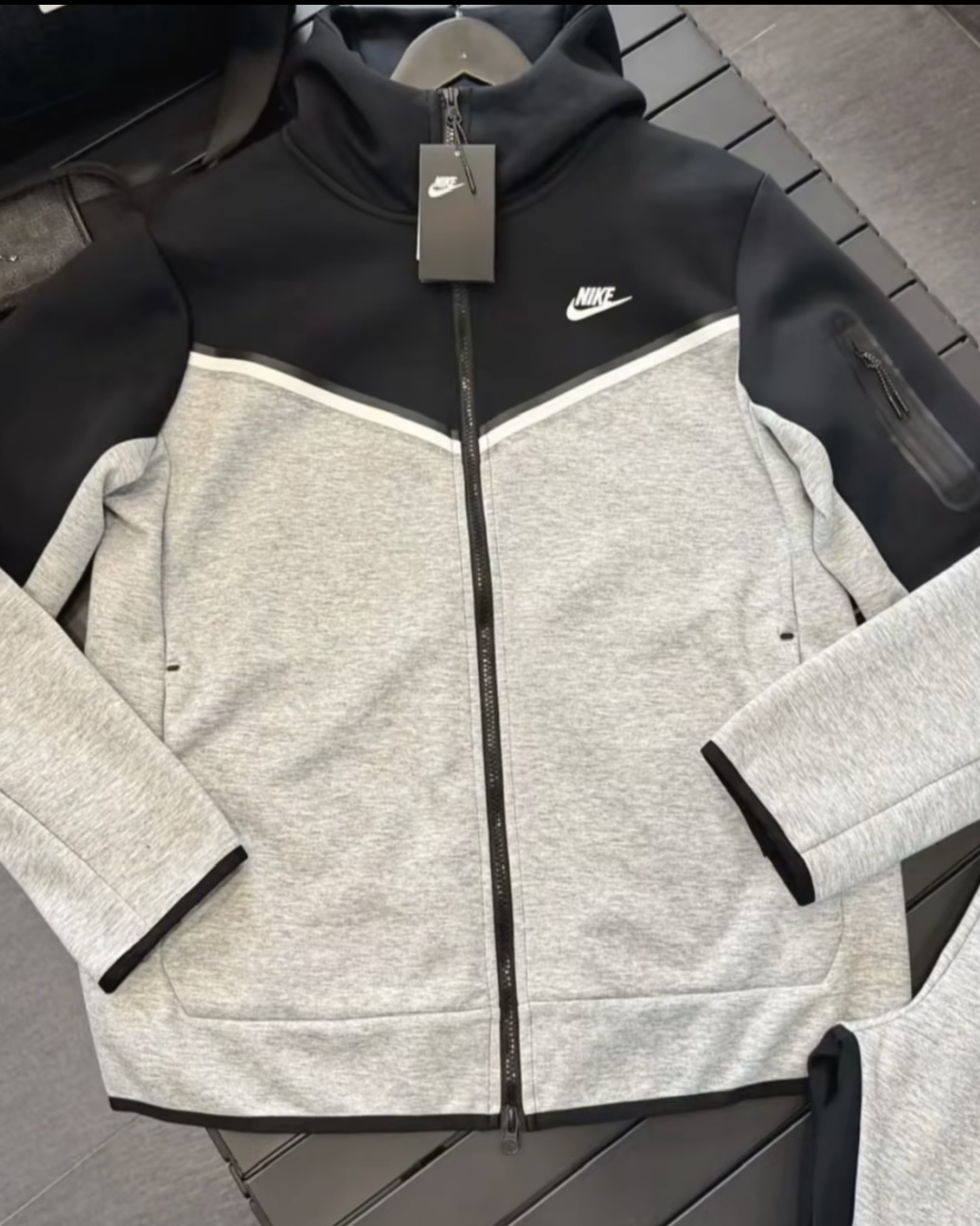 EM Sneakers Nike Sportswear Tech Fleece Full Zip Hoodie & Pant & Joggers Set Black and Gray Stitching review 1