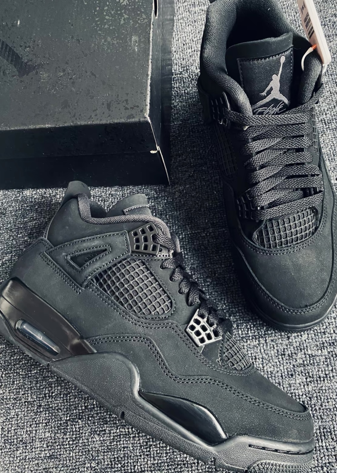 EM Sneakers Air Jordan 4 Black Cat (2025) review Jennifer Northern 00