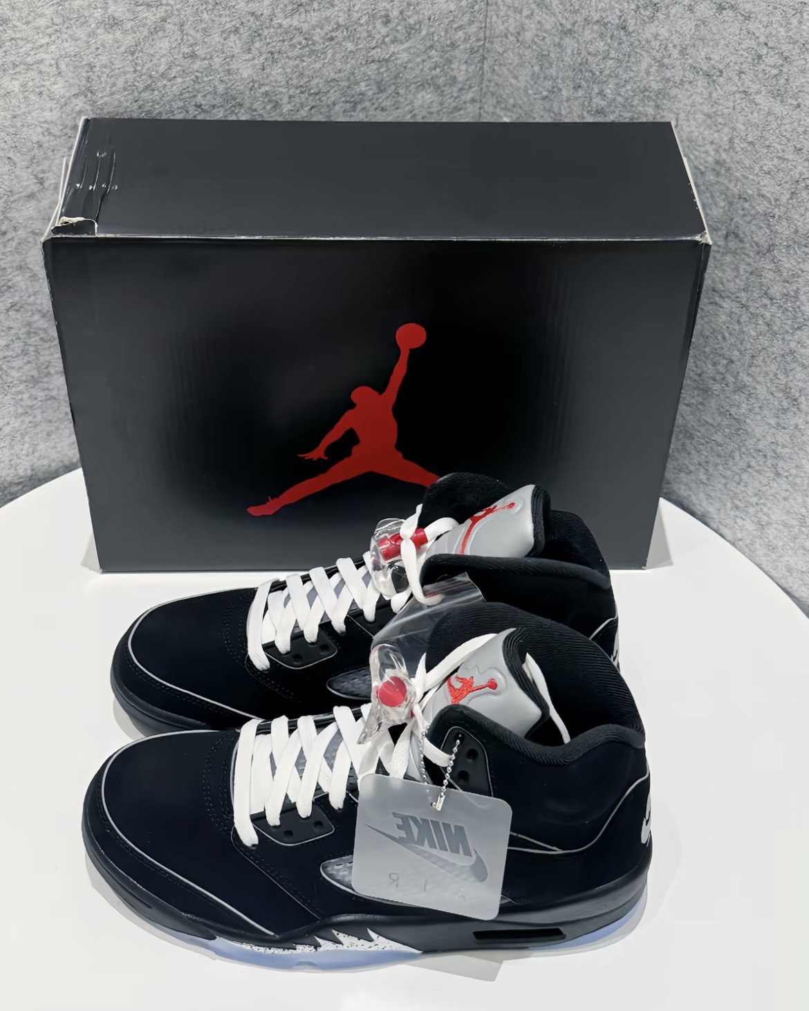 EM Sneakers Jordan 5 Retro Black Metallic Reimagined review 0