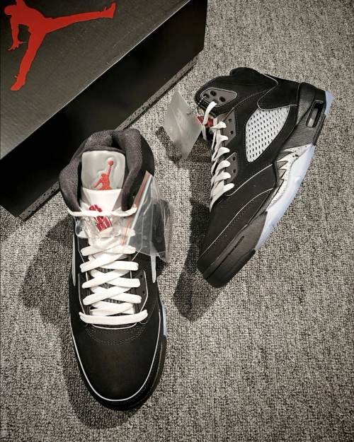 EM Sneakers Jordan 5 Retro Black Metallic Reimagined review Zimiah Stokes