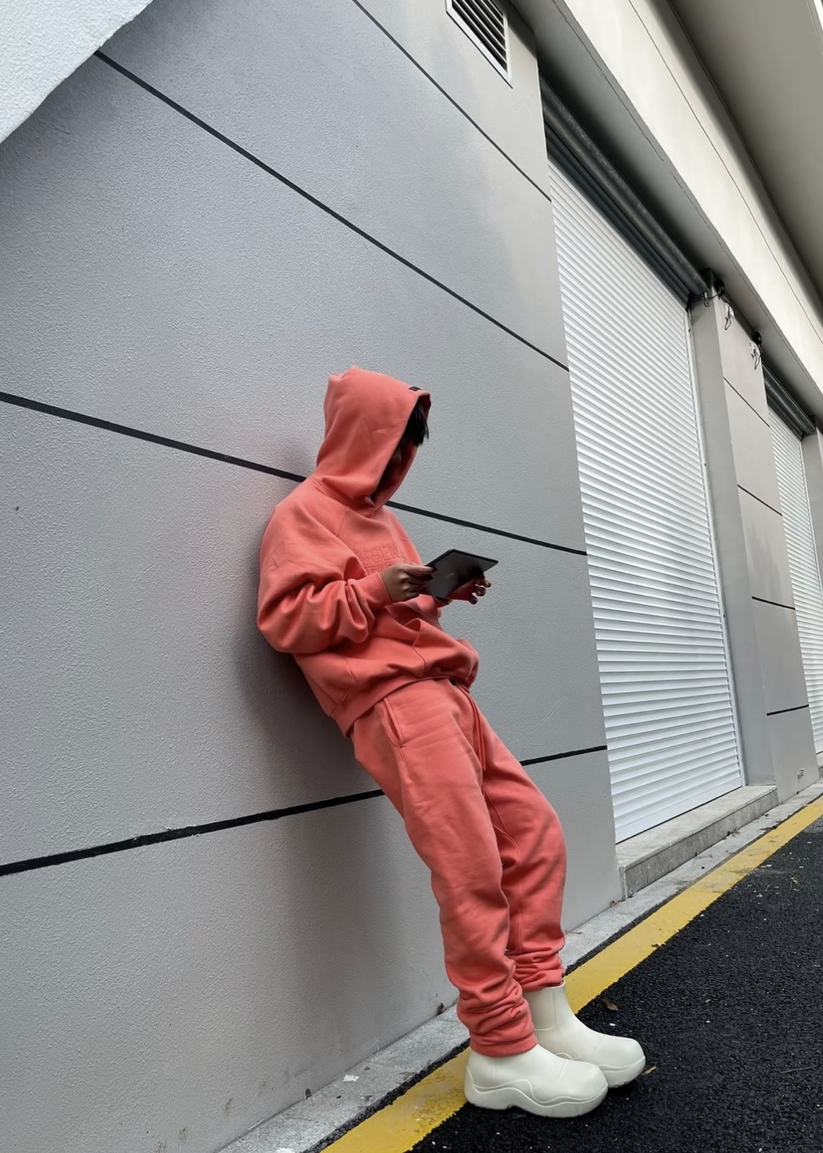 EM Sneakers Fear of God × Essentials Hoodie & Sweatpant Set -3521 White/Orange/Gray review Jayden Egland