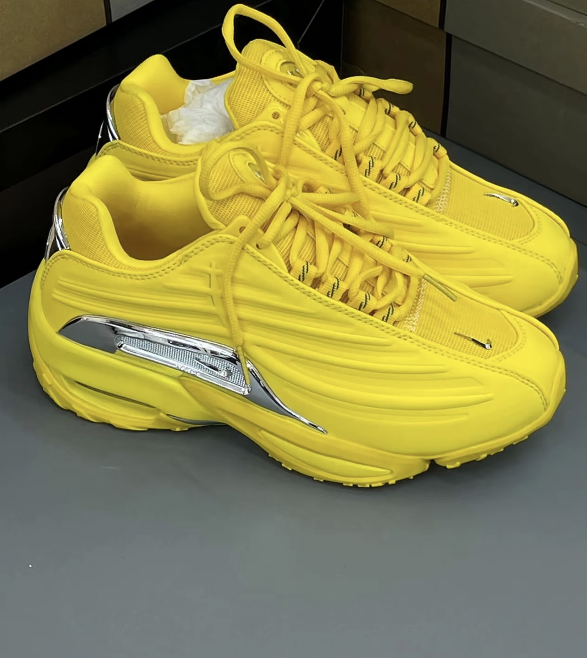 EM Sneakers Nike Nocta x Hot Step 2 Opti Yellow  review Keiver Rojano