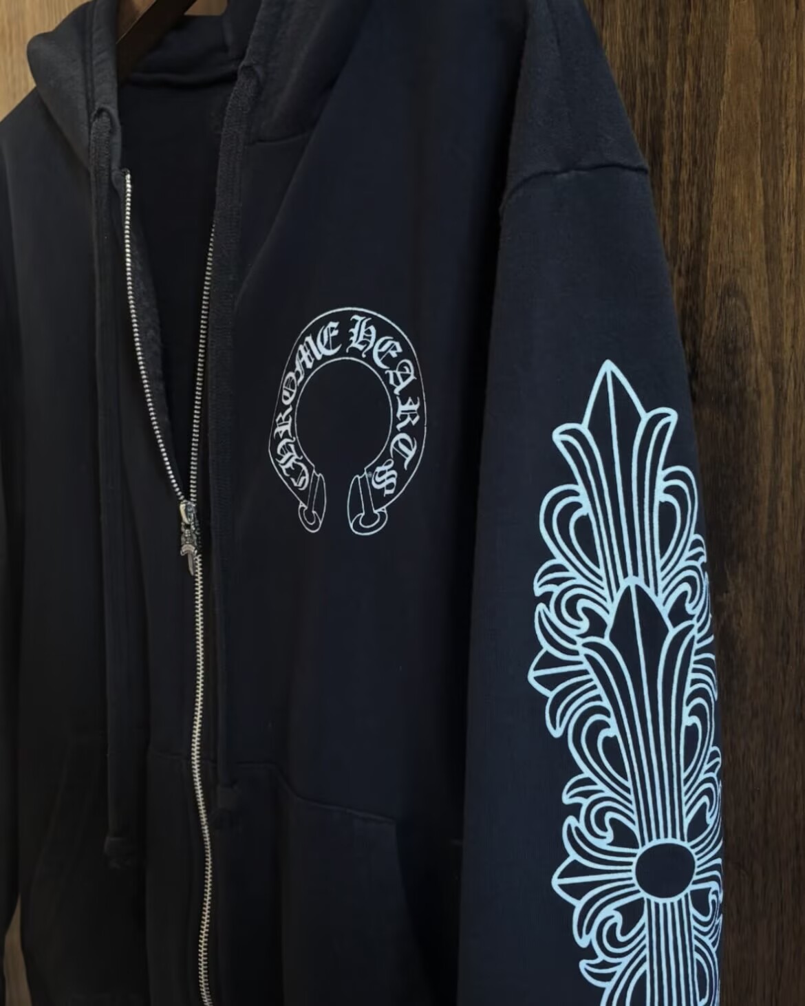 EM Sneakers Chrome Hearts Horseshoe Floral Cross-Sleeve Zip Up Hoodie Black White review 0