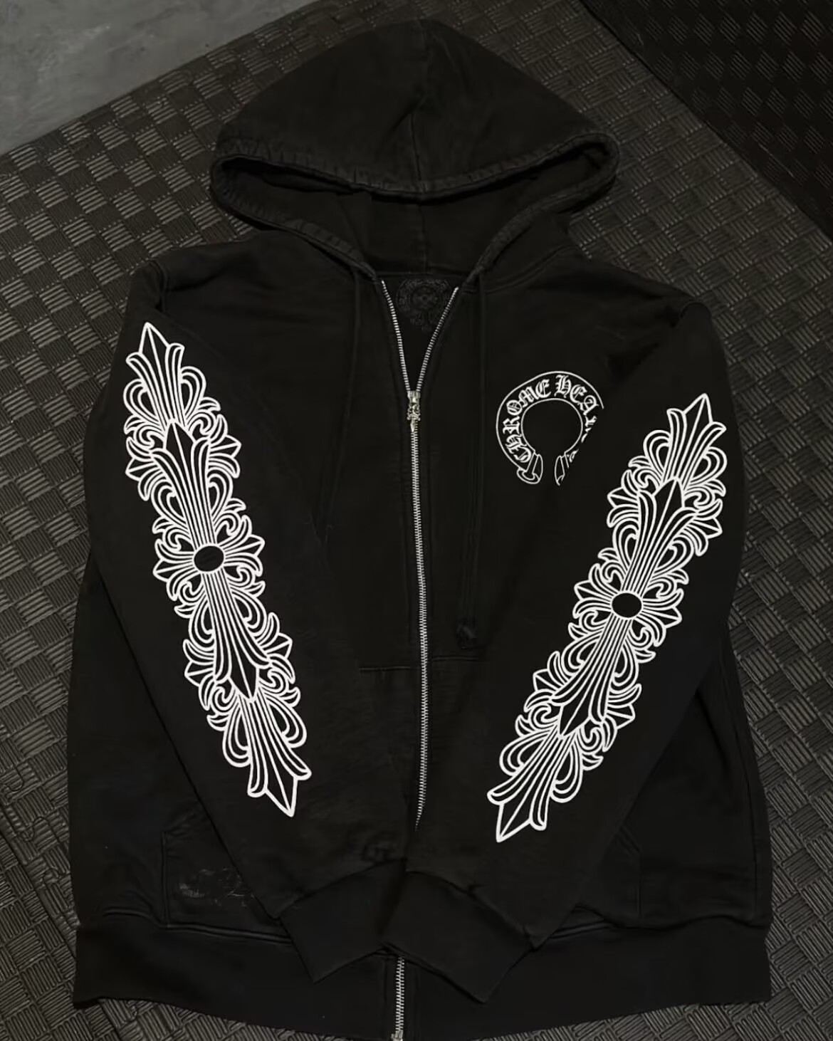 EM Sneakers Chrome Hearts Horseshoe Floral Cross-Sleeve Zip Up Hoodie Black White review 0