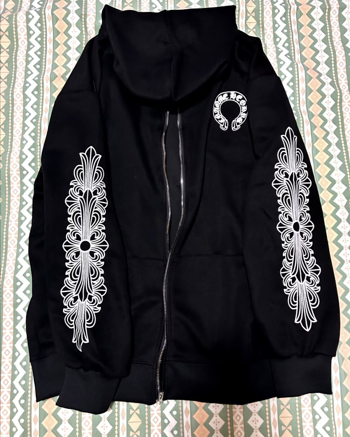 EM Sneakers Chrome Hearts Horseshoe Floral Cross-Sleeve Zip Up Hoodie Black White review 0
