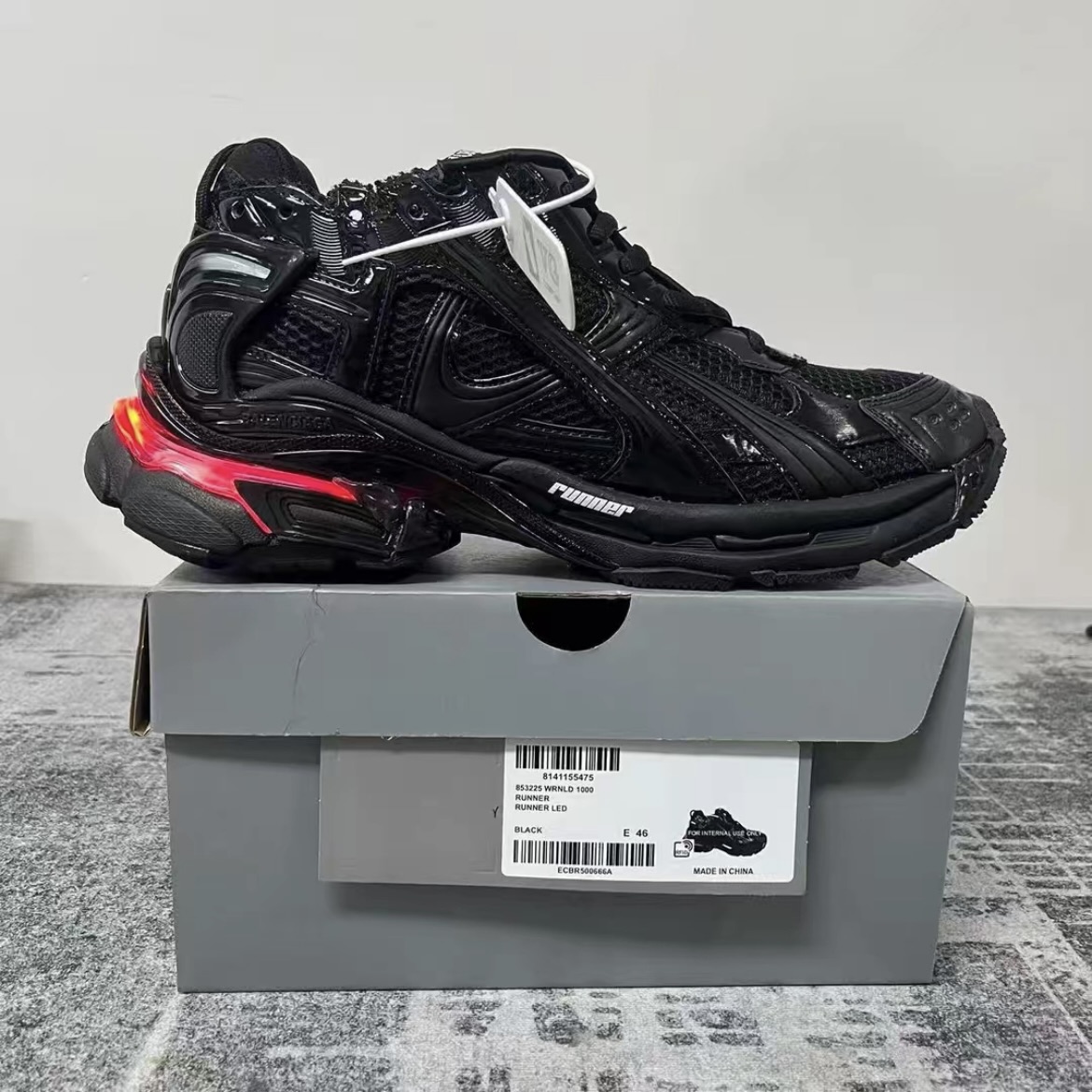 EM Sneakers Balenciaga Runner LED Sneaker in Black review jaldad adhugf 01