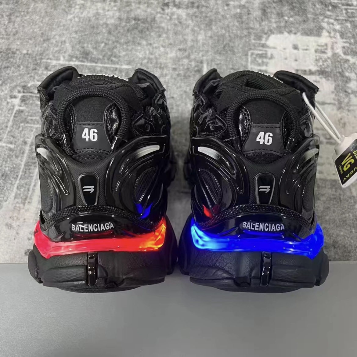EM Sneakers Balenciaga Runner LED Sneaker in Black review jaldad adhugf 03