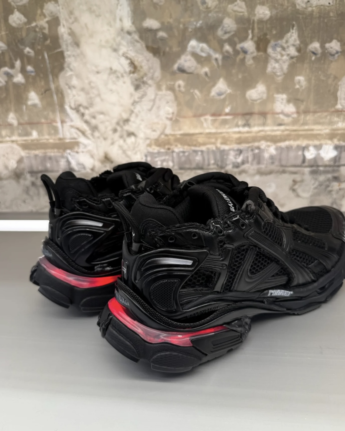 EM Sneakers Balenciaga Runner LED Sneaker in Black review Ansidm Shdhbt 02