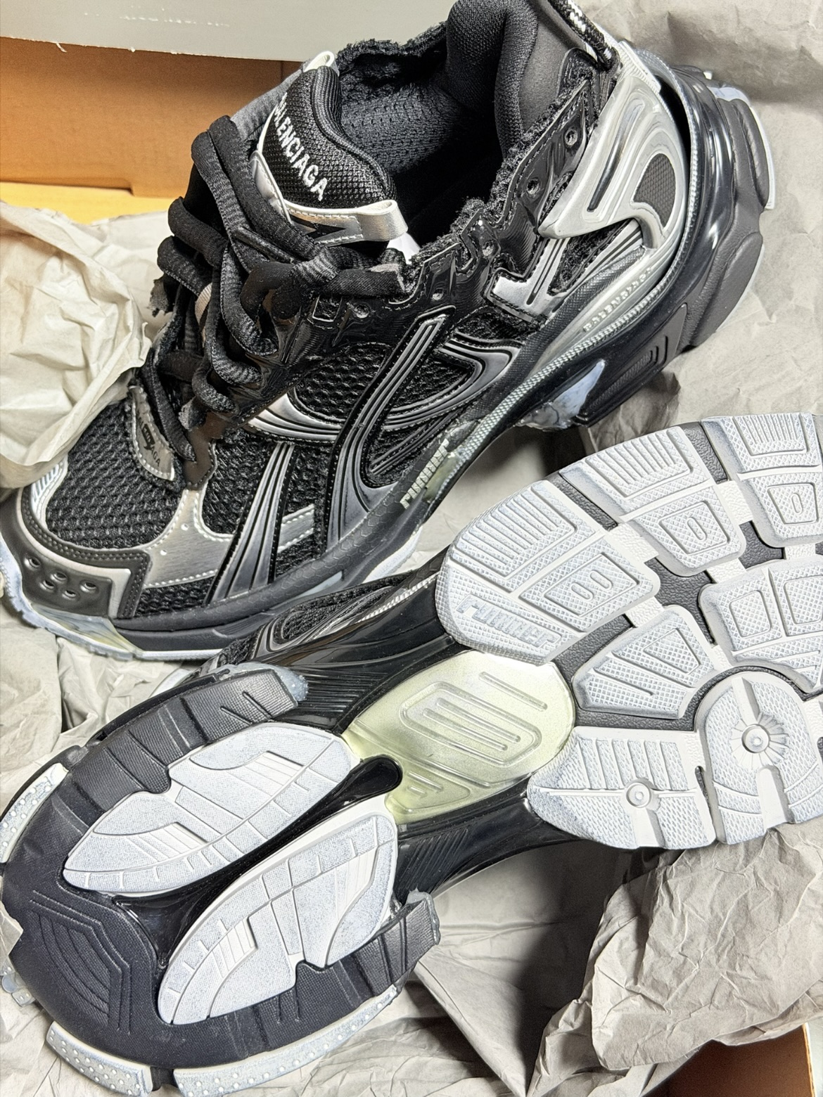 EM Sneakers Balenciaga Runner Sneaker Dark Gray review 1