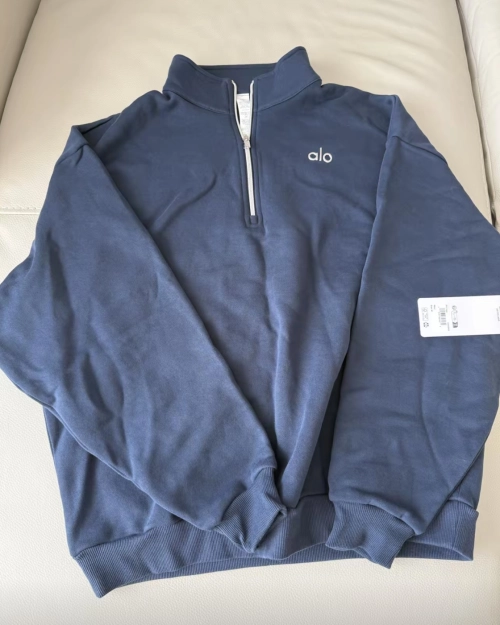 EM Sneakers Alo Yoga Accolade 1/4 Zip Pullover Navy reviewed by