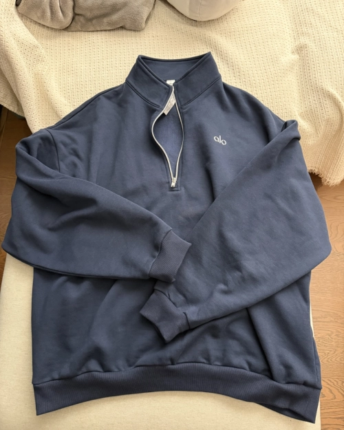 EM Sneakers Alo Yoga Accolade 1/4 Zip Pullover Navy reviewed by