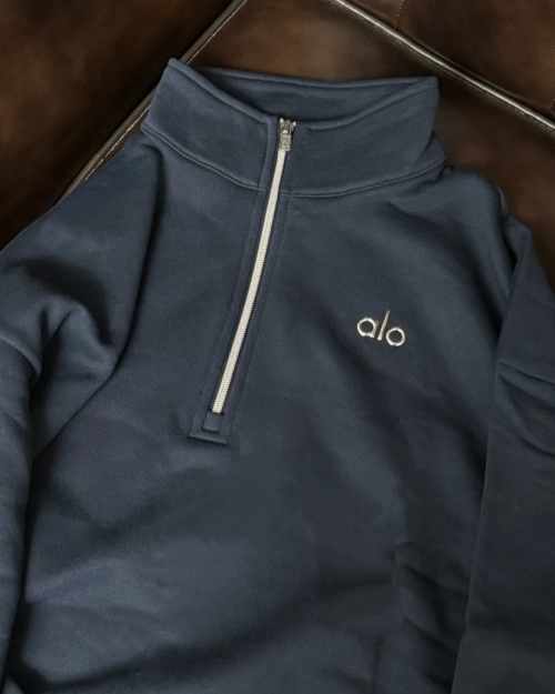EM Sneakers Alo Yoga Accolade 1/4 Zip Pullover Navy reviewed by