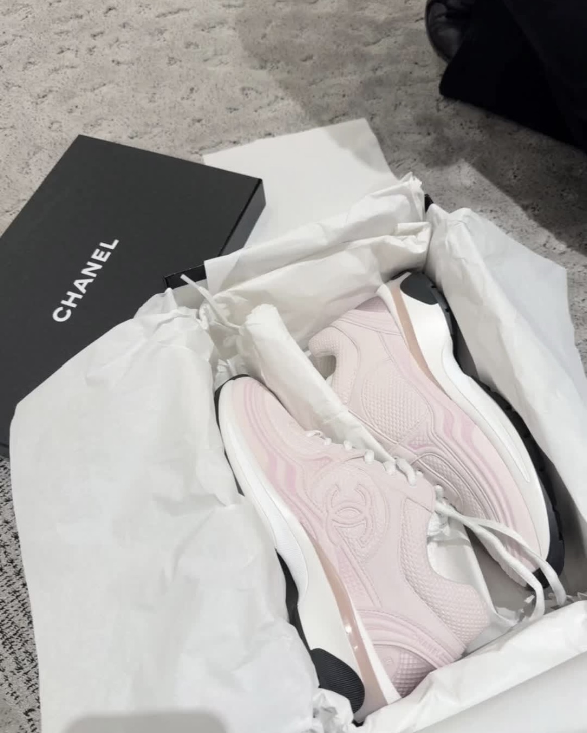 EM Sneakers Chanel Low Top Trainer Pink review Fausto Inoa