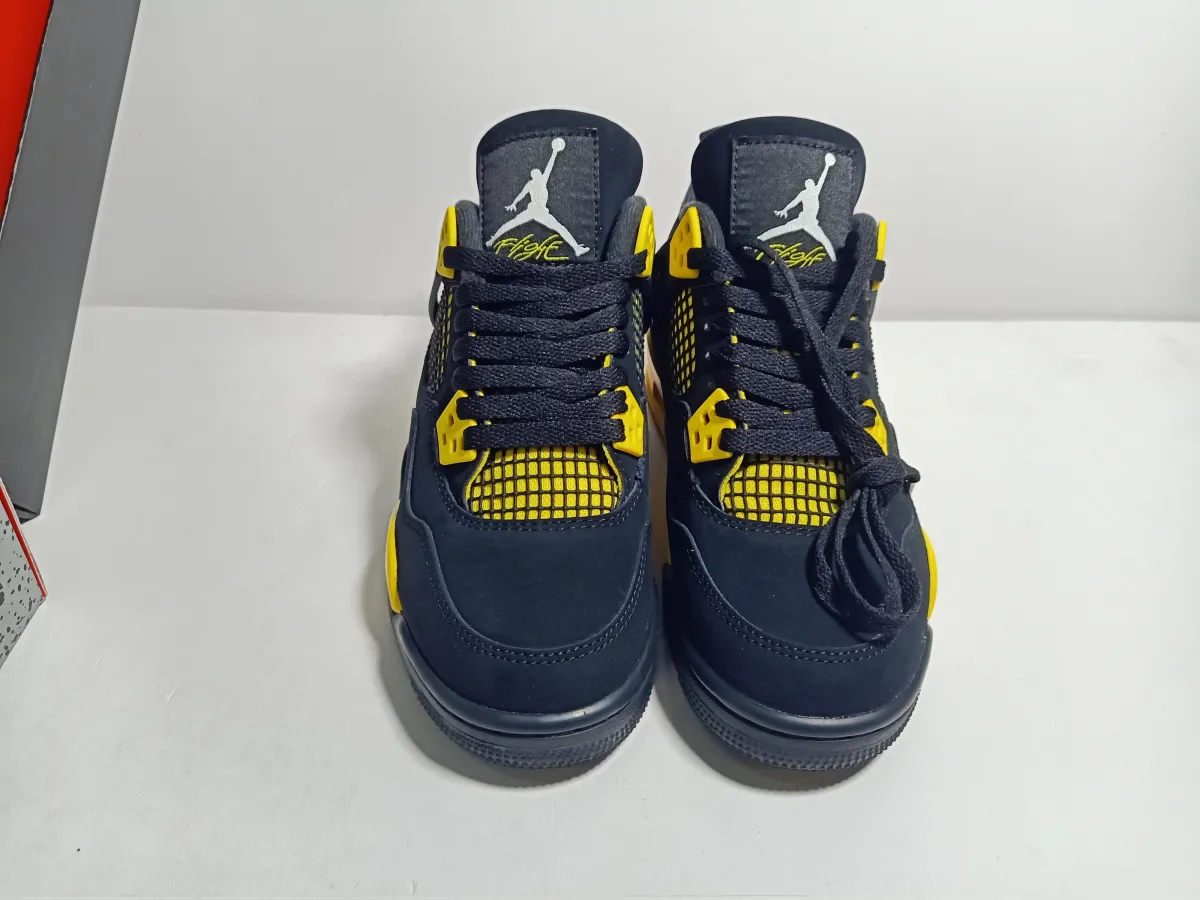 EMSneakers provides 1:1 reps Jordan 4 Retro Thunder. There are reps Jordan 4 Retro Thunder QC pictures.