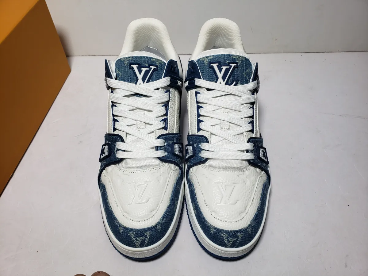 EM Sneakers provides 1:1 reps Louis Vuitton Trainer Cowboy Blue. There are reps Louis Vuitton Trainer Cowboy Blue QC pictures.