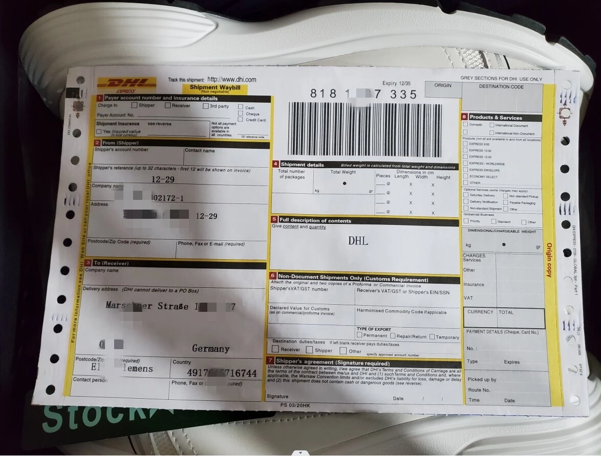 EM Sneakers provides 1:1 reps sneakers. There are reps Dior B22 shipping documents.