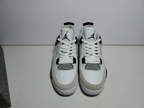 EM Sneakers QC pictures of  Jordan 4 Retro Midnight Navy