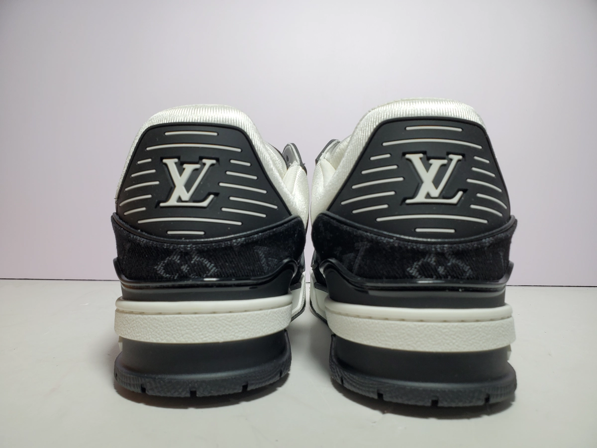 EM Sneakers QC pictures| Louis Vuitton Trainer Black And White Cloth Cover
