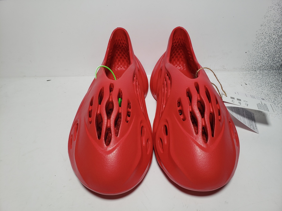 EM Sneakers QC | EM Sneakers Adidas Yeezy Foam Runner Vermillion