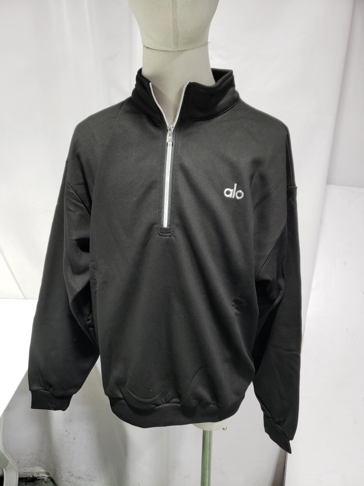 EM Sneakers QC | Alo Yoga Accolade 1/4 Zip Pullover Black