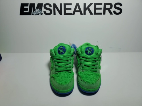 EM Sneakers QC | Nike SB Dunk Low Grateful Dead Bears Green