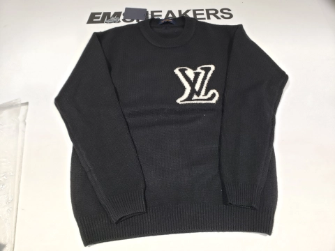 EM Sneakers QC | Louis Vuitton Classic LOGO Sweater Black