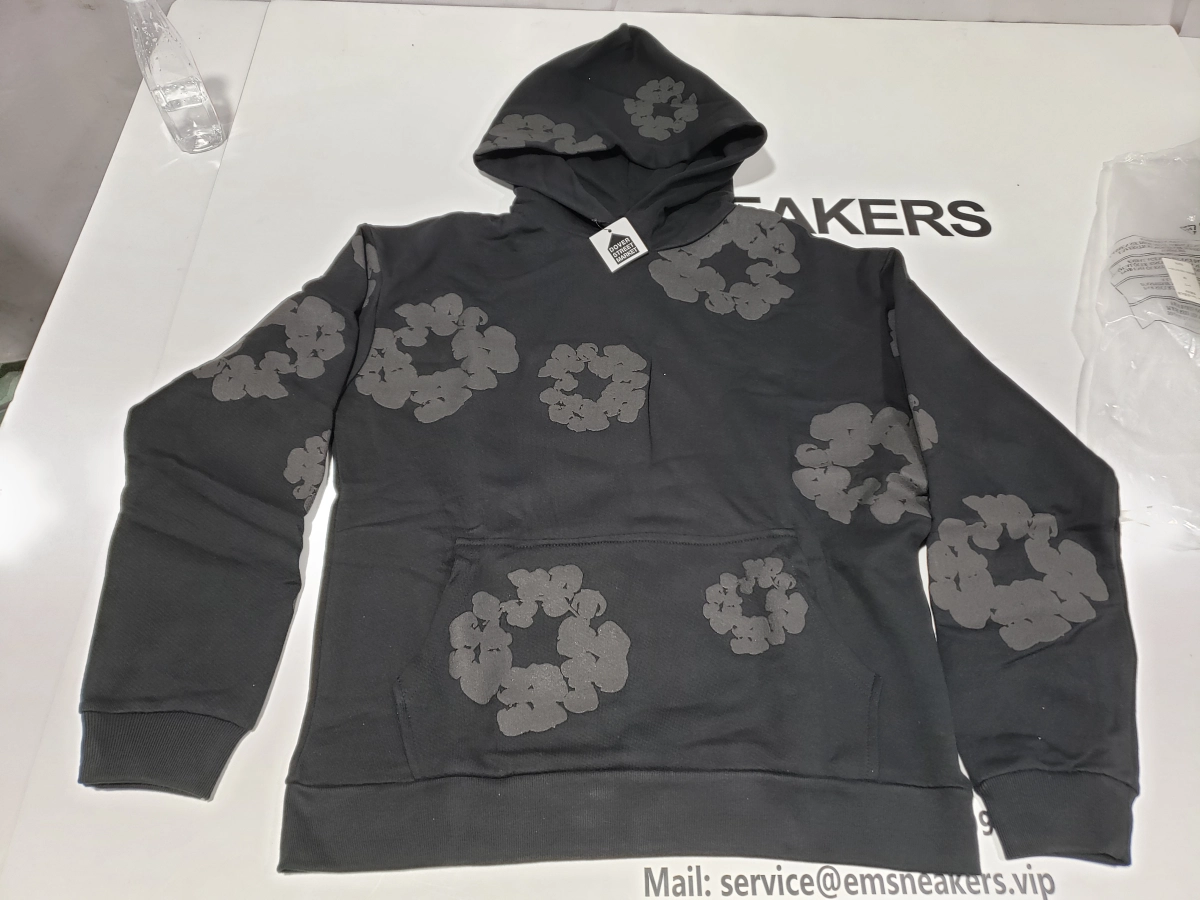 EM Sneakers QC | Denim Tears The Cotton Wreath Sweatshirt Royal Black Monochrome