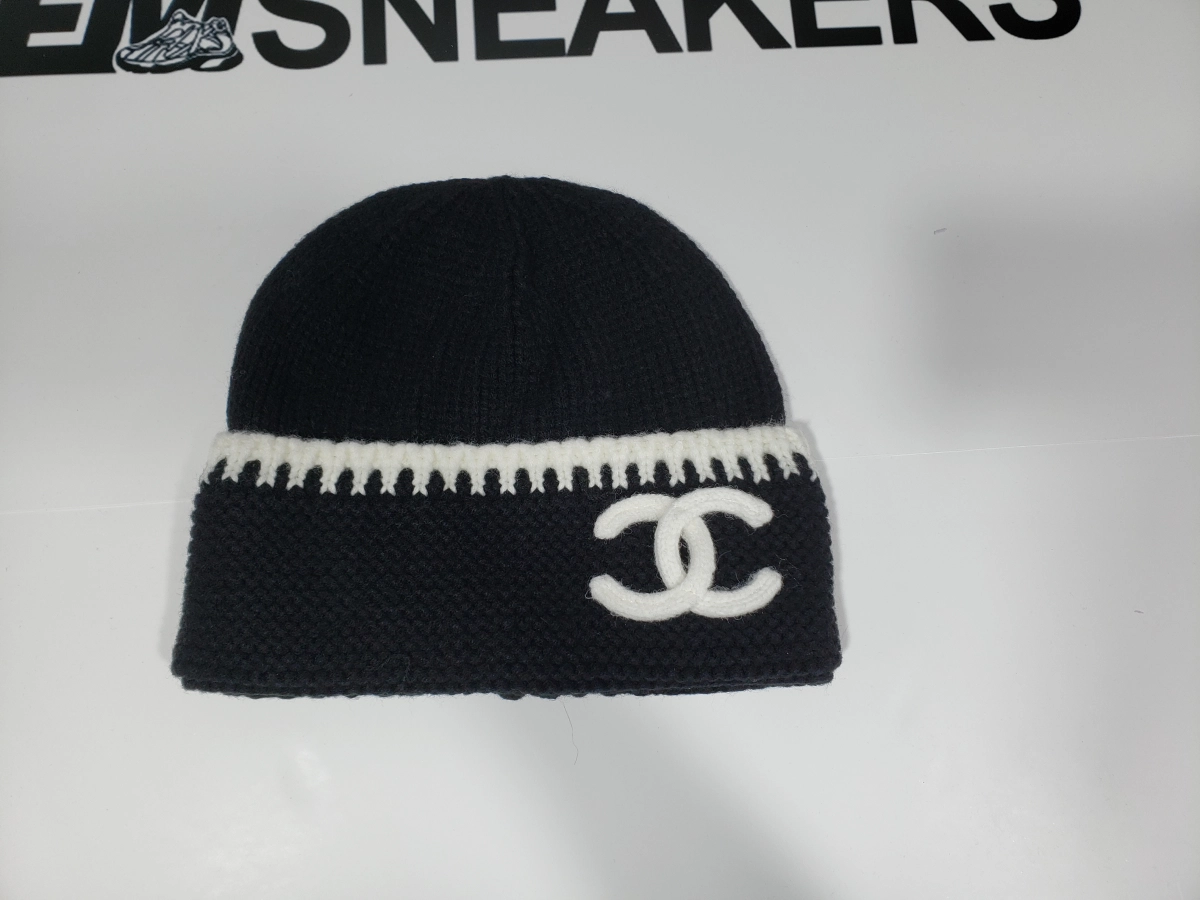 EM Sneakers QC |  Chanel Beanie Cashmere & Black White AA9203-B13196-NO944