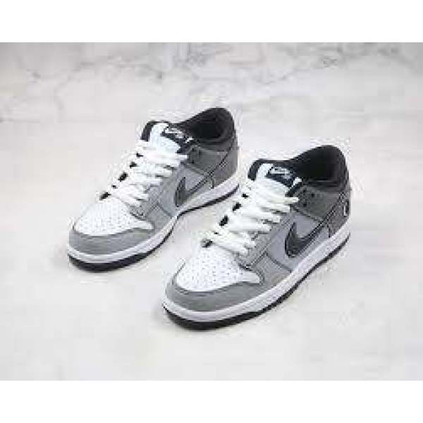  Fake Nike  SB Dunk Low Lunar Eclipse 313170-002