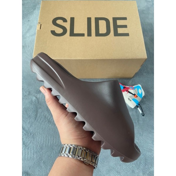 Yeezy Slide Soot  G55495