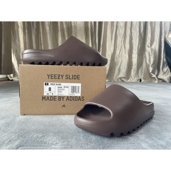 Yeezy Slide Soot  G55495