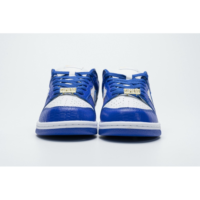 Supreme x Nike SB Dunk Low "Blue Stars” DH3228-100