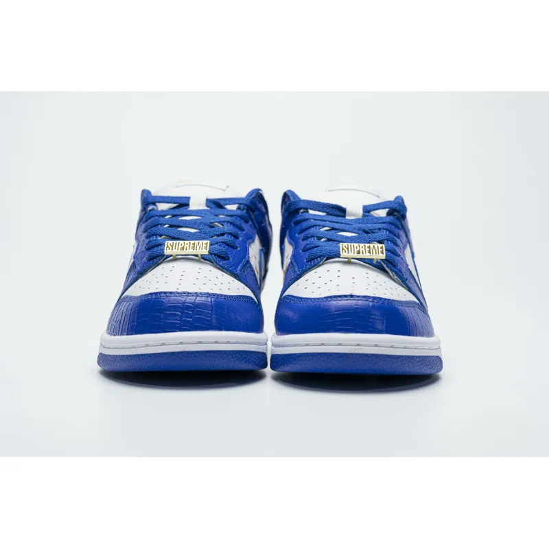 Supreme x Nike SB Dunk Low "Blue Stars” DH3228-100