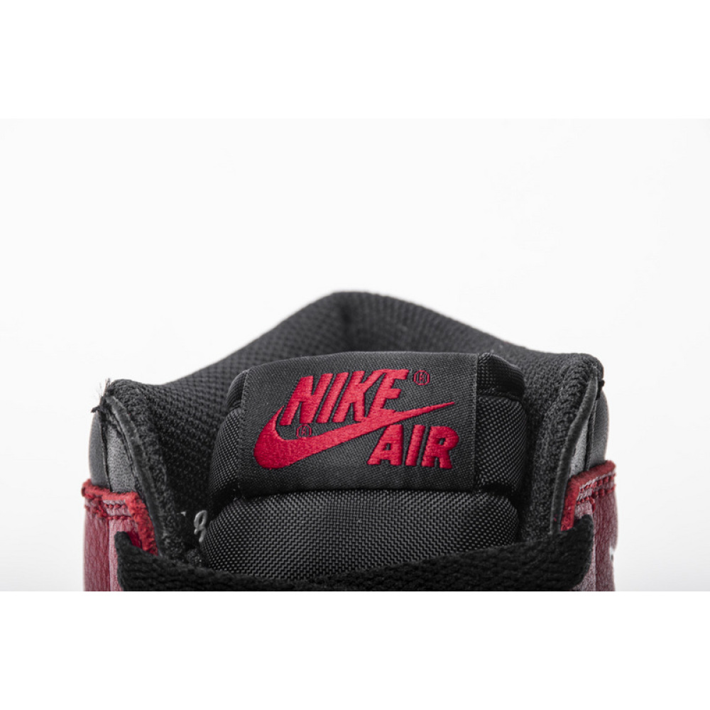 Air Jordan 1 Retro High Bred  Banned (2016) 555088-001