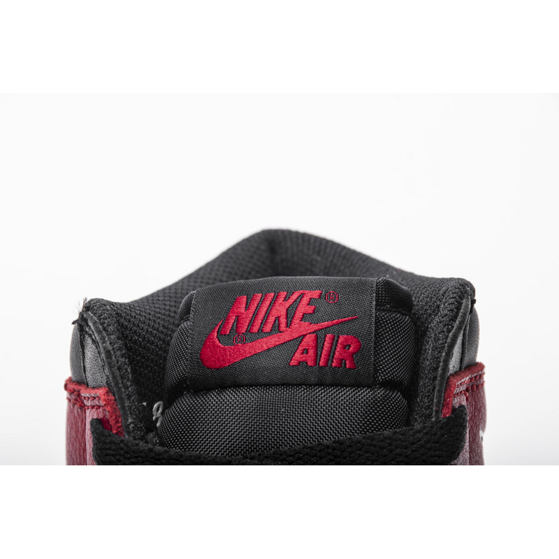 Air Jordan 1 Retro High Bred  Banned (2016) 555088-001