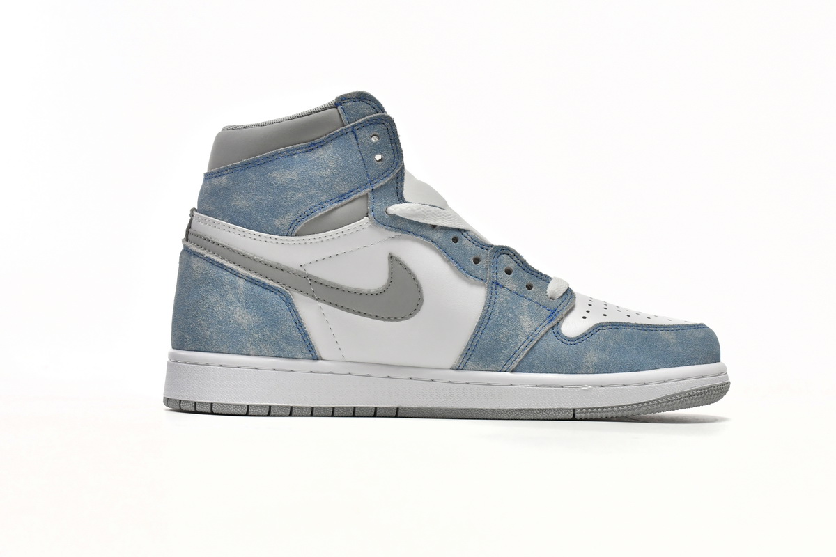 Air Jordan 1 Retro High OG Hyper Royal 555088-402