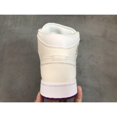 Air Jordan 1 Mid SE White Fuchsia Blast 555112-100 02