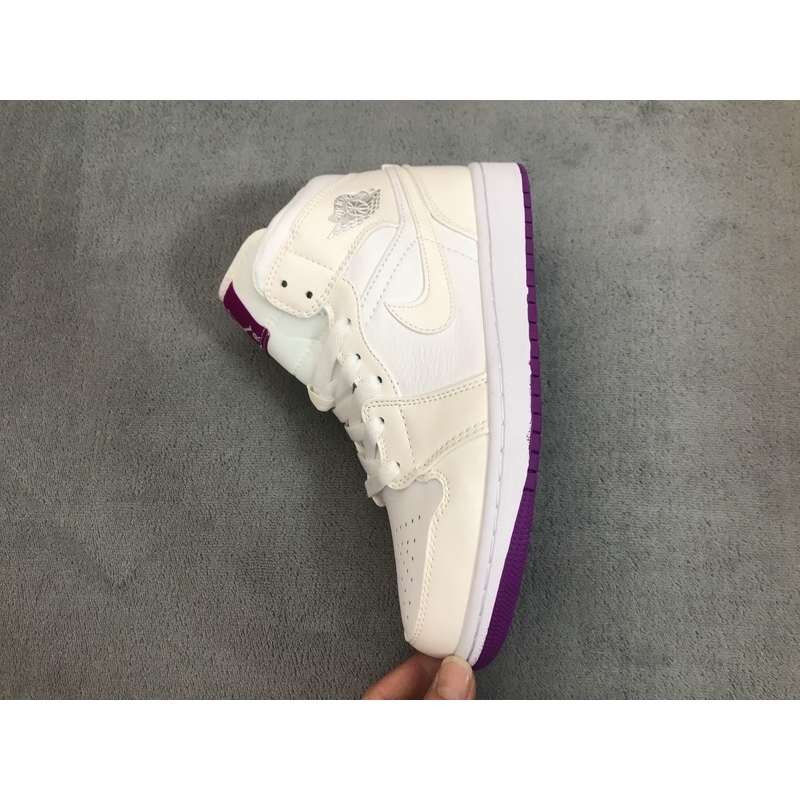Air Jordan 1 Mid SE White Fuchsia Blast 555112-100
