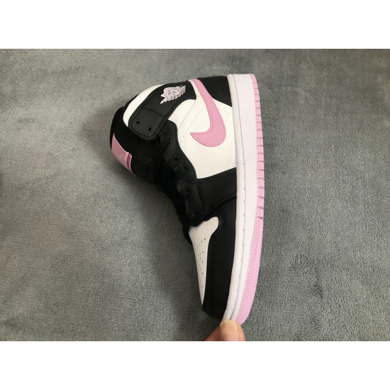  Air Jordan 1 Mid White Black Light Arctic Pink (GS) 555112-103
