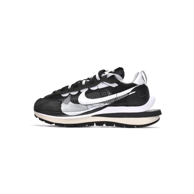Sacai x Nike Pegasua Vaporfly Black White CV1363-001 01