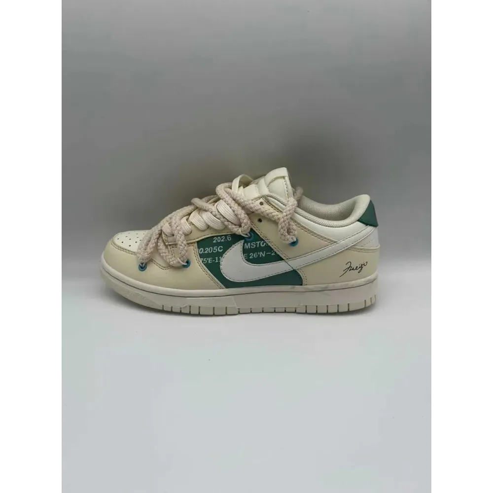 Nike SB Dunk Low DJ6188-100