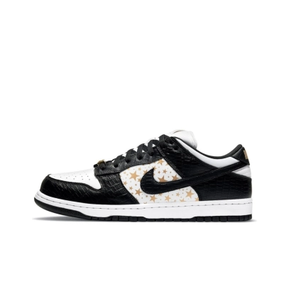 Supreme x Nike SB Dunk Low Black Stars DH3228-102  01