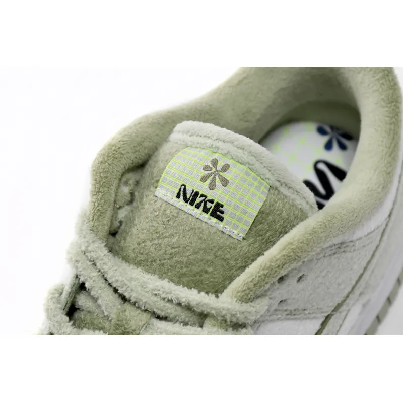 Dunk Low SE "Honeydew" DQ7579-300